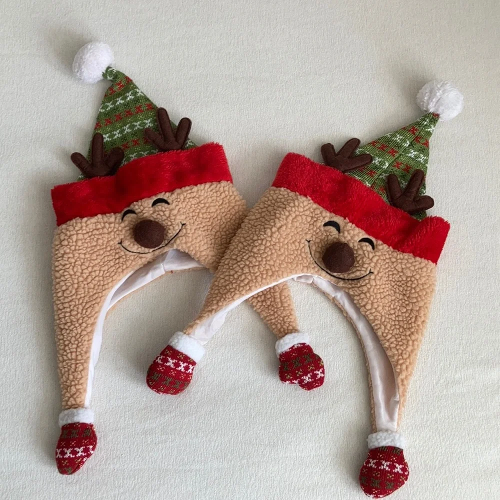 2 matching Reindeer hats 🧑🎄